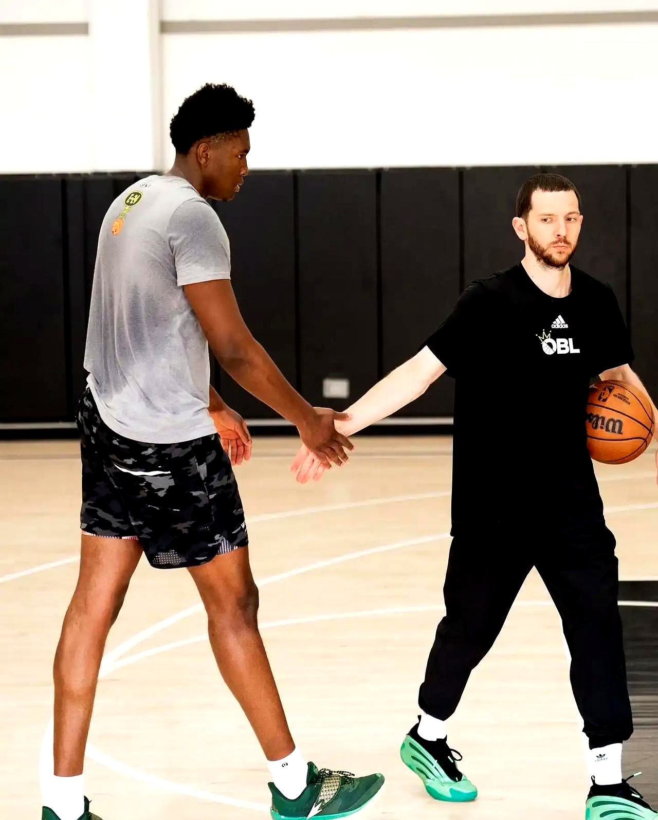 乐鱼体育官方入口-休斯敦火箭迎亚冠关键赛，冲刺阶段伤情更新，更衣室稳定，控场能力受关注