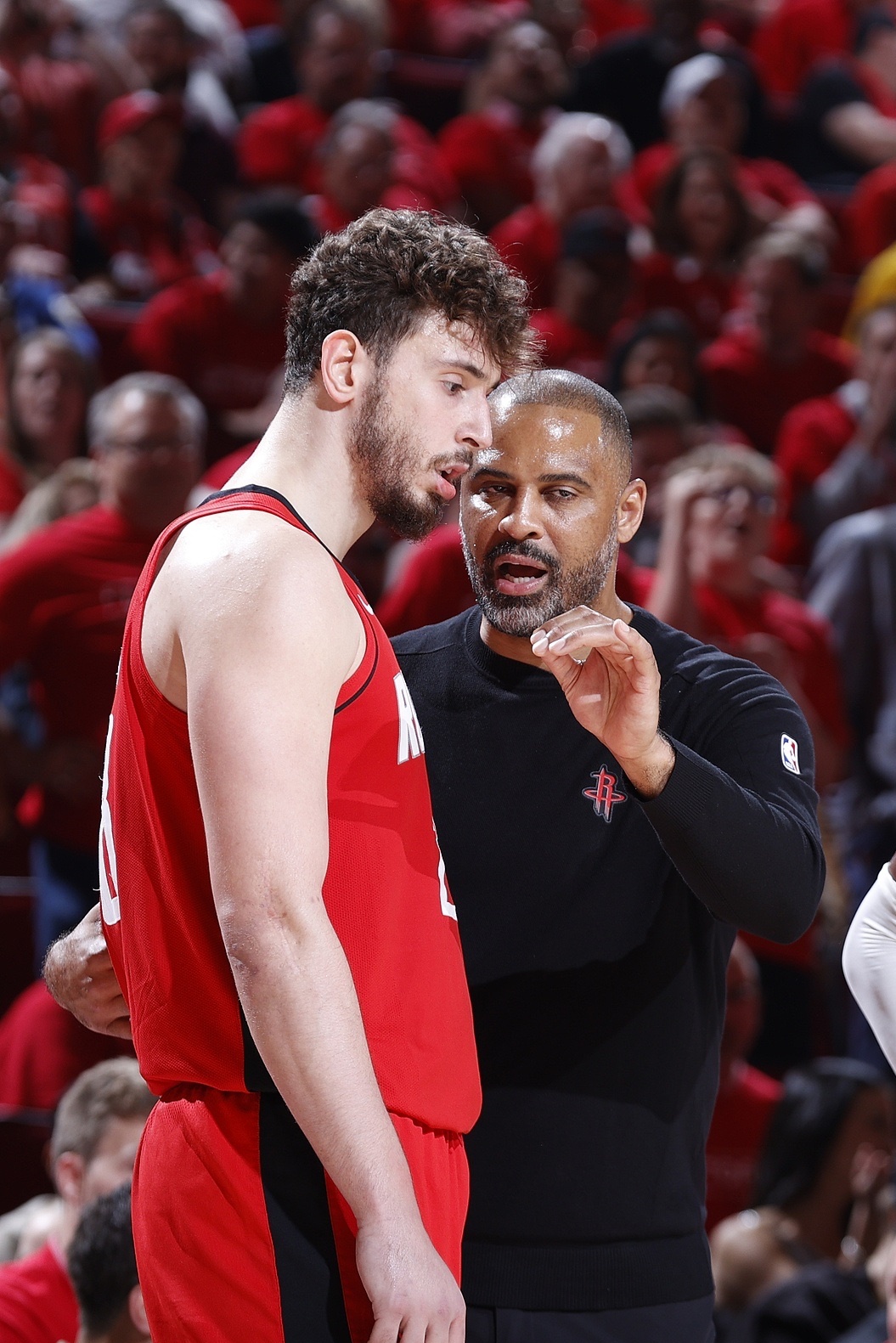 乐鱼体育在线-NBA总决赛窗口期再迎强敌，斯图加特战术微调，主帅态度——震撼外界，更衣室氛围转暖